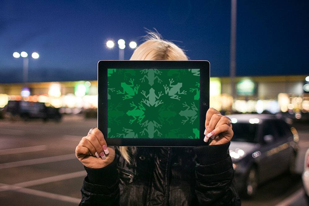 razorfrog-wallpaper-ipad